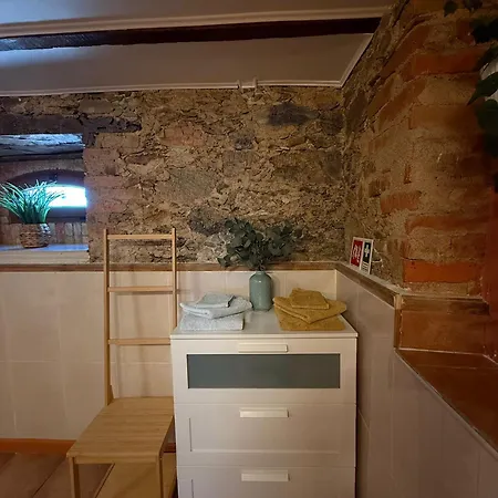A Casa Amarela Guest * Sao Martinho da Cortica