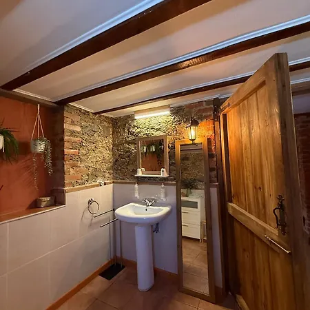 A Casa Amarela Guest Bed & Breakfast *