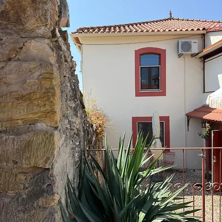 A Casa Amarela Guest Sao Martinho da Cortica