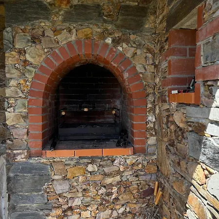 A Casa Amarela Guest Bed & Breakfast *