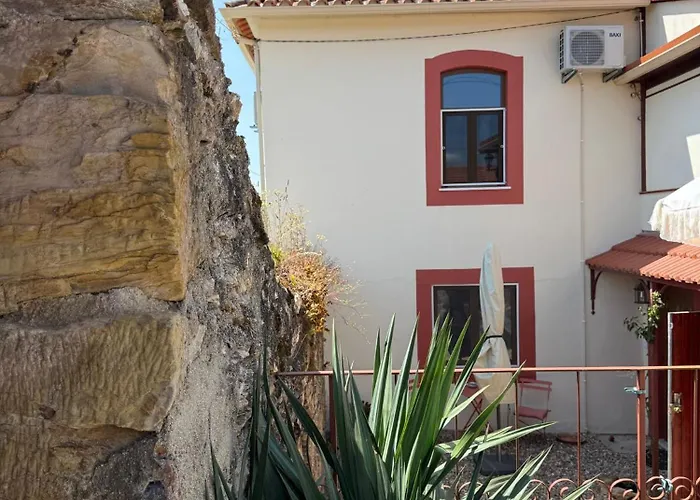 A Casa Amarela Guest Sao Martinho da Cortica