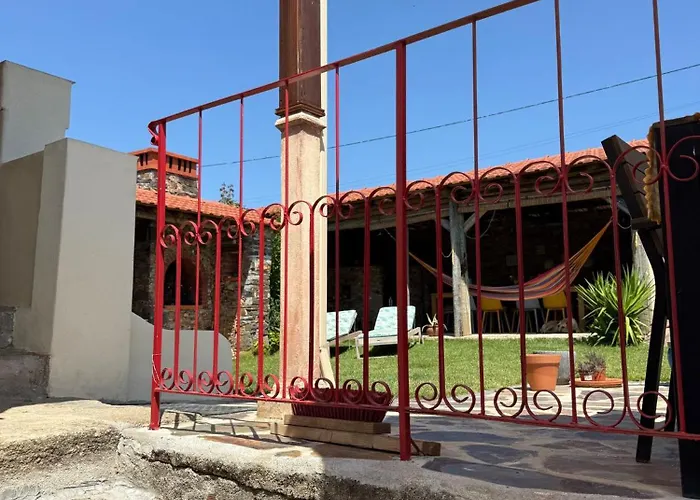 A Casa Amarela Guest 3* Sao Martinho da Cortica